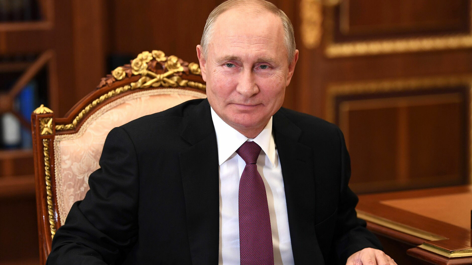 Путин подписал закон о регистрации детей по месту жительства родителей