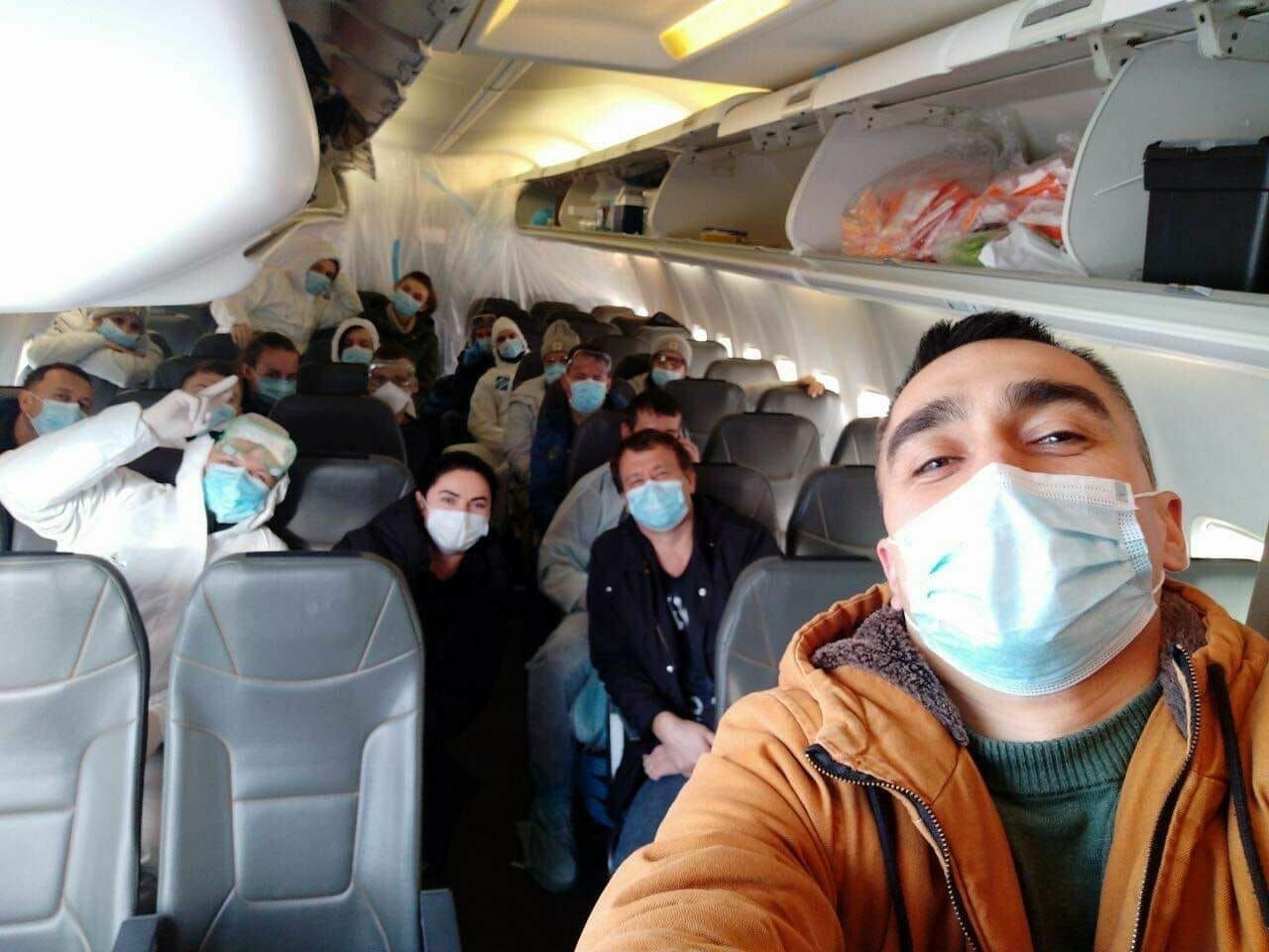 Пассажирам самолетов придется надевать маски в салонах и после снятия ограничений