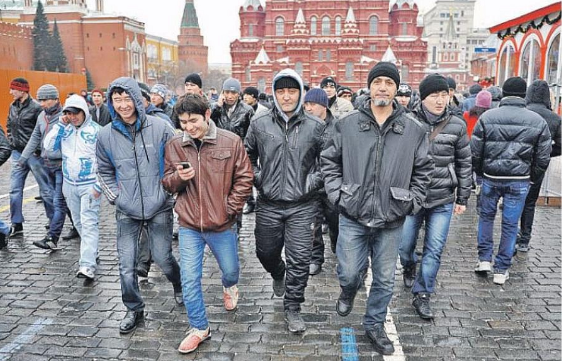 Зарегистрировавшего 160 тысяч мигрантов москвича осудили на три года