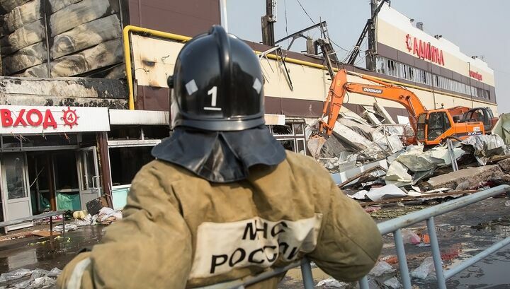 Число жертв пожара в казанском ТЦ возросло до 17 человек