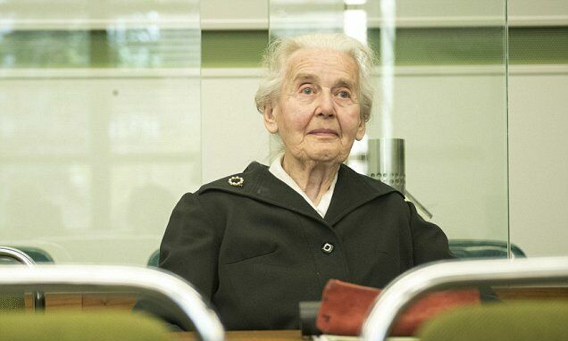 В Германии пенсионерку приговорили к тюрьме за отрицание Холокоста