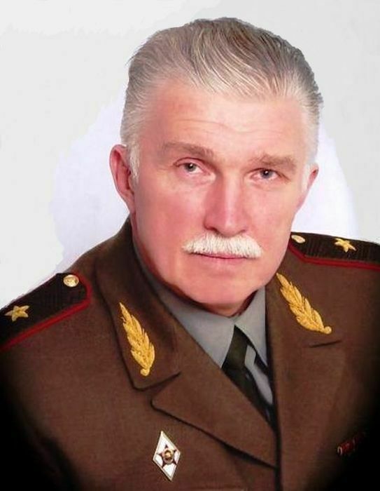 Занимавшийся "мистическим направлением" в силовых структурах Георгий Рогозин дослужился до звания генерала.
