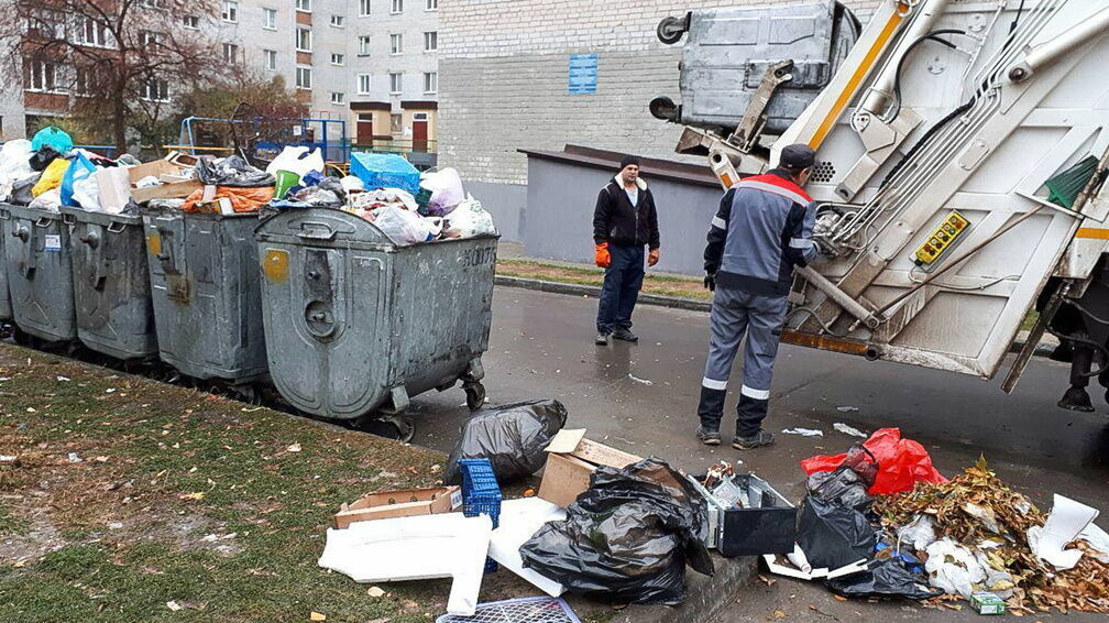 По словам Путина, мусорная реформа начнется с Санкт-Петербурга и Москвы