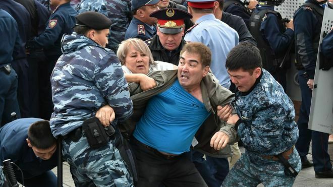 Даже хуже чем у соседа: как рисовали результаты выборов в Казахстане
