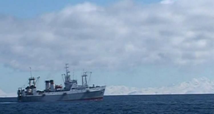 Крушение траулера «Дальний Восток» в Охотском море: погибли  54 человека, 63 спасены