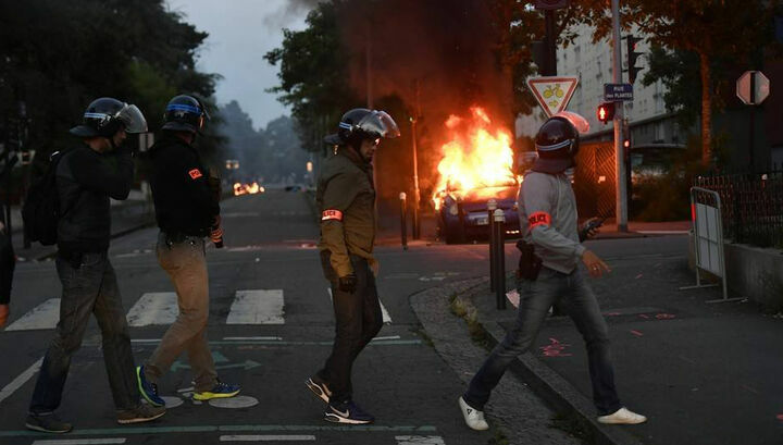 Во французском Нанте начались беспорядки после убийства мужчины полицией