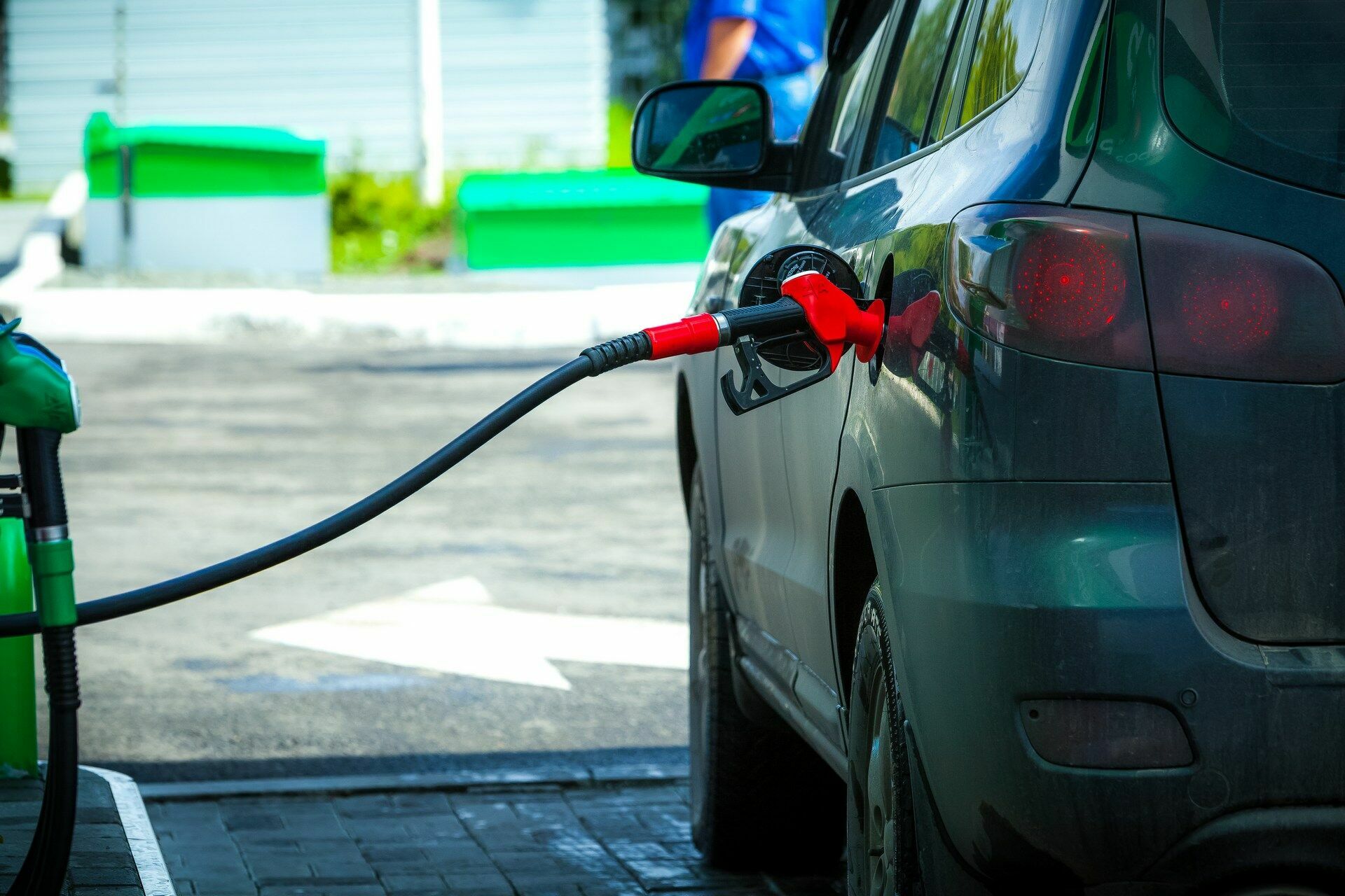 Федерация автовладельцев России: бензин недоливают на 76% автозаправок