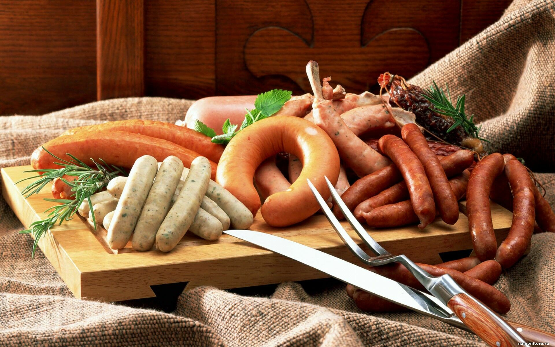 Россиян предупредили о неконтролируемом росте цен на колбасу