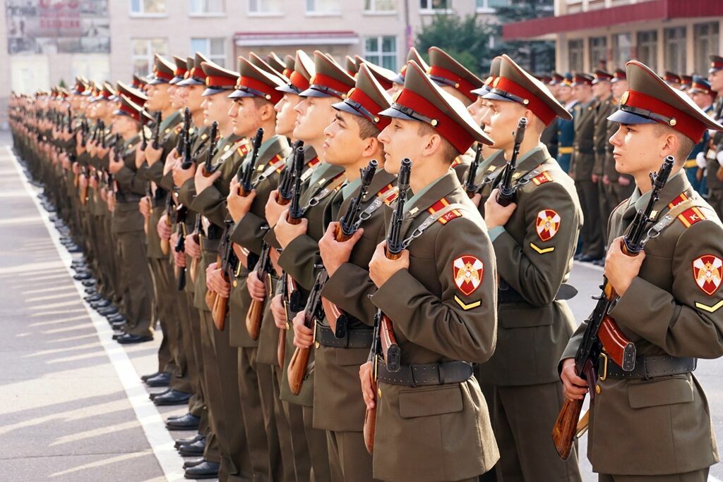 СМИ сообщили о массовых заражениях COVID-19 среди курсантов военного университета
