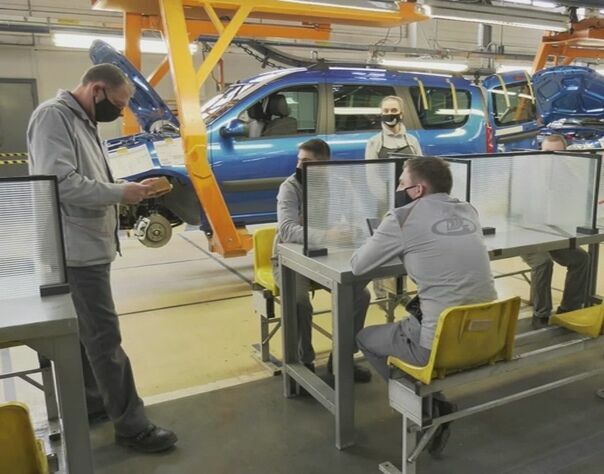 «АвтоВАЗ» во время простоя выплатит сотрудникам по 5 тысяч рублей