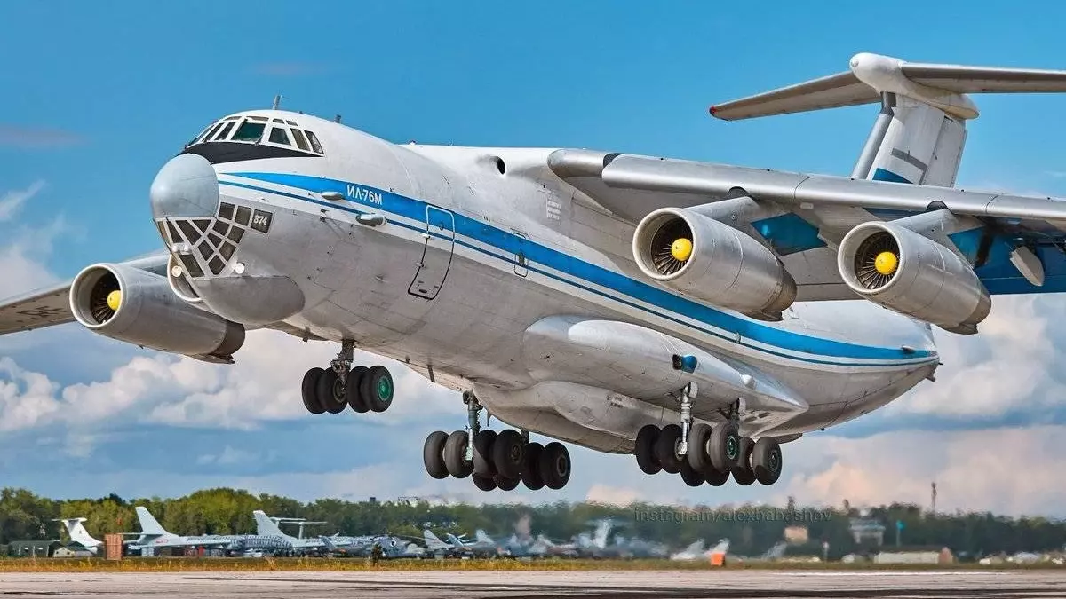 Военно-транспортный самолет ИЛ-76