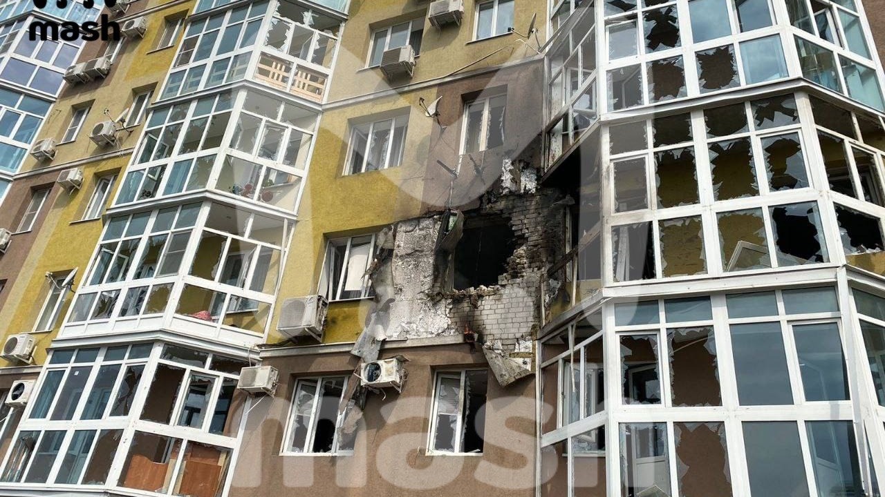 Момент падения и взрыва беспилотника в Воронеже попал на видео