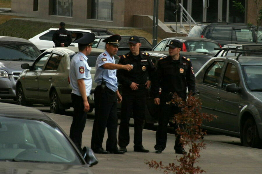 Двое казанских полицейских попались на взятке