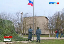 Флаги России подняли во всех 193 воинских подразделениях Крыма