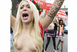 Лидер FEMEN обнажила грудь в прямом эфире телеканала «Аль-Джазира»