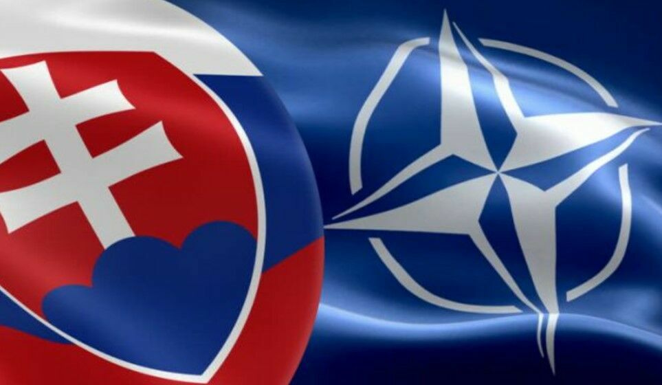 В Словакии планируется создать военную базу НАТО с техникой за 1 млрд евро