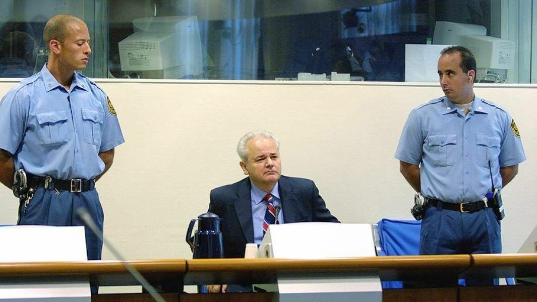 президент Сербии и Югославии 1989-2000 гг. Слободан Милошевич в Гааге