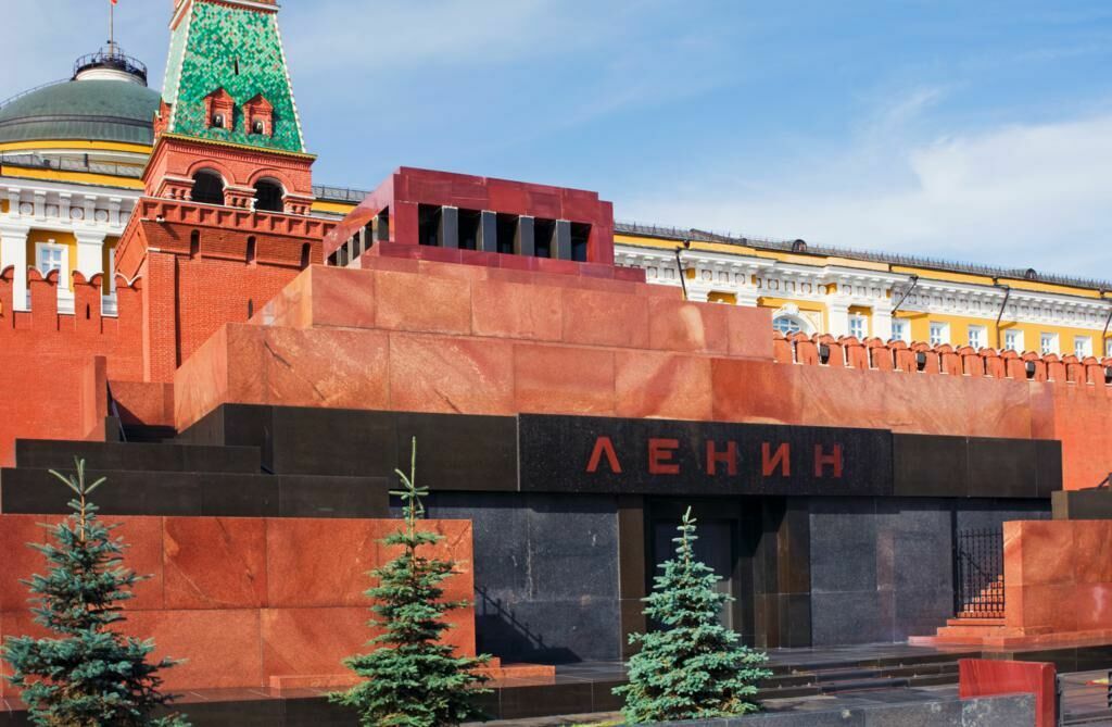 Депутат Госдумы поднял вопрос о захоронении тела Ленина