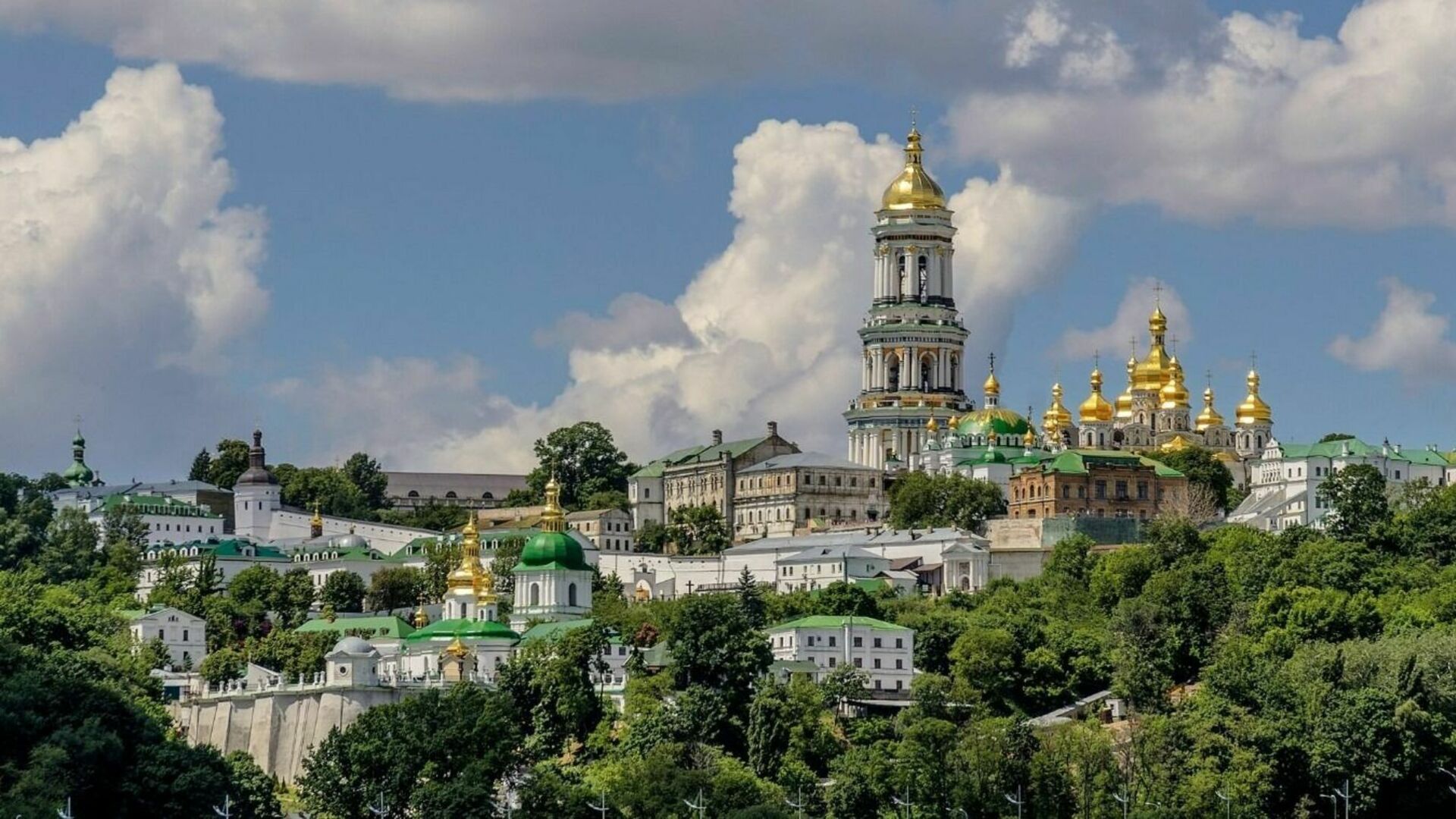 Патриарх Кирилл потребовал не допустить закрытия Киево-Печерской лавры