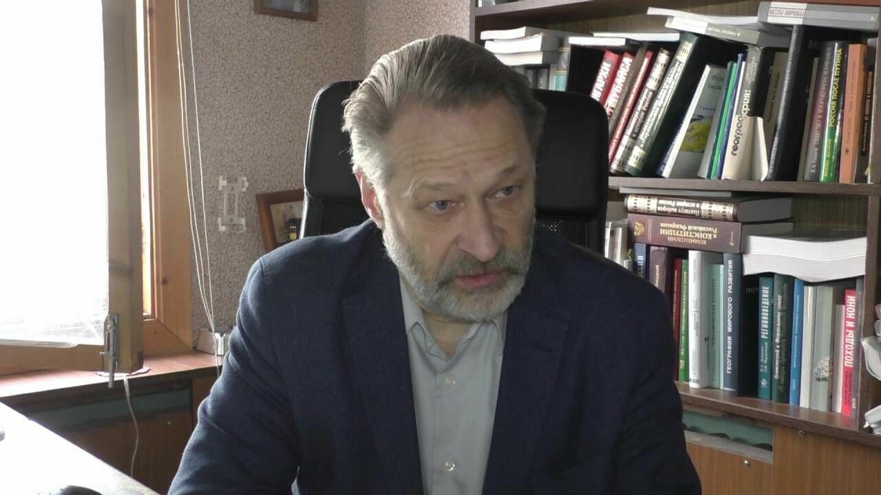 Политолог Дмиртрий Орешкин