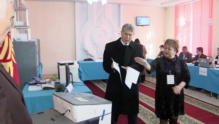 Почти 80% граждан Киргизии проголосовали за изменение Конституции