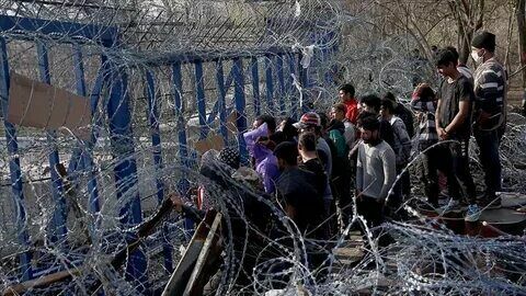 Полиция Греции разогнала газом нелегальных мигрантов на границе с Турцией
