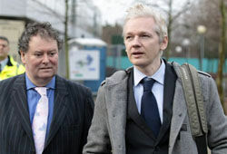 Ассанж пожаловался на огромные убытки WikiLeaks (ФОТО)