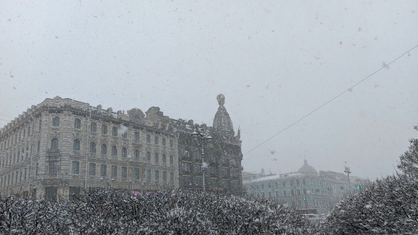 На Санкт-Петербург надвигается снежный шторм (ВИДЕО)