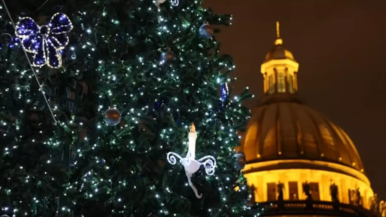 В Санкт-Птербурге центр празднования Нового года — Дворцовая площадь и Невский проспект