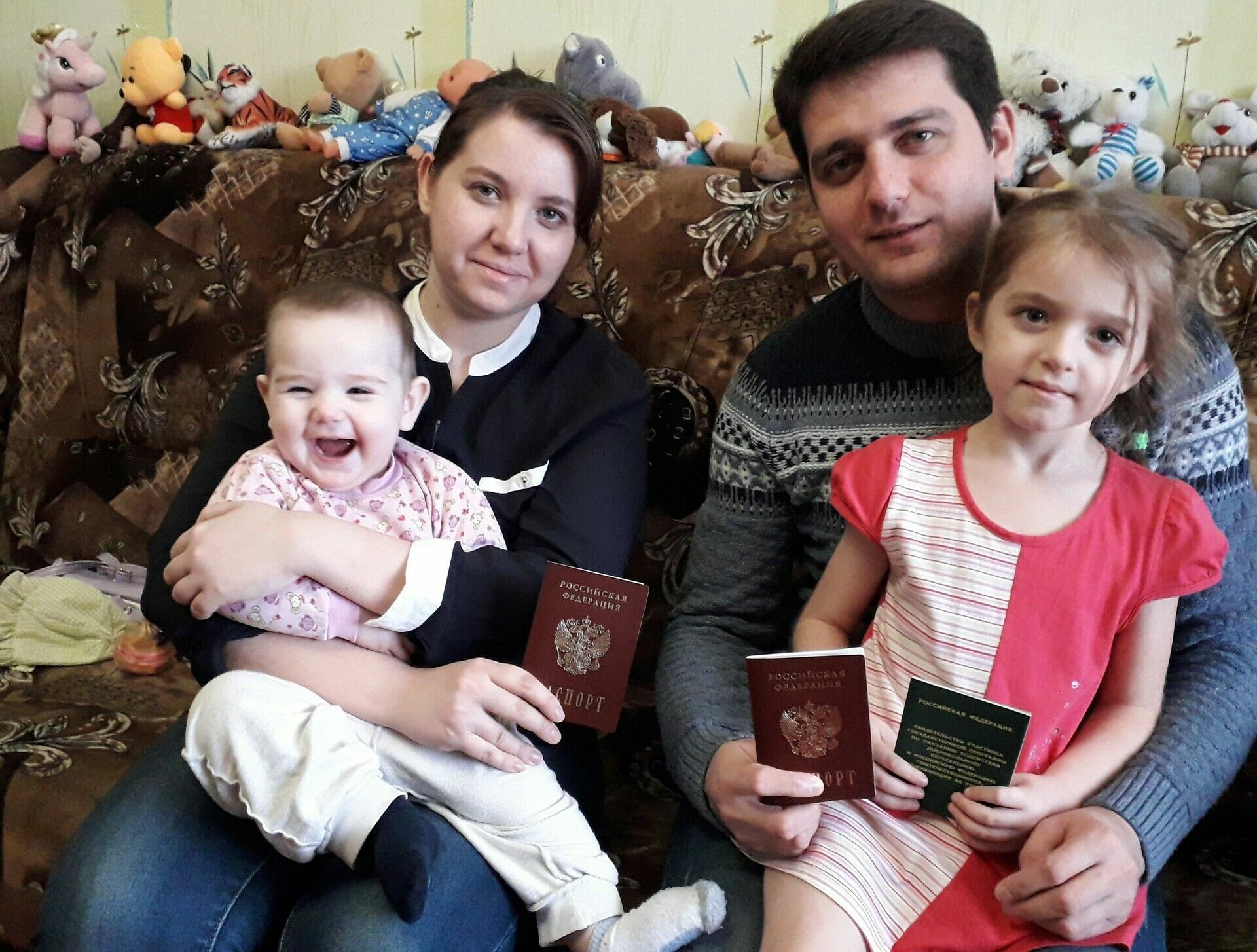 Паспорт со слезами на глазах: русские из Туркмении избежали депортации