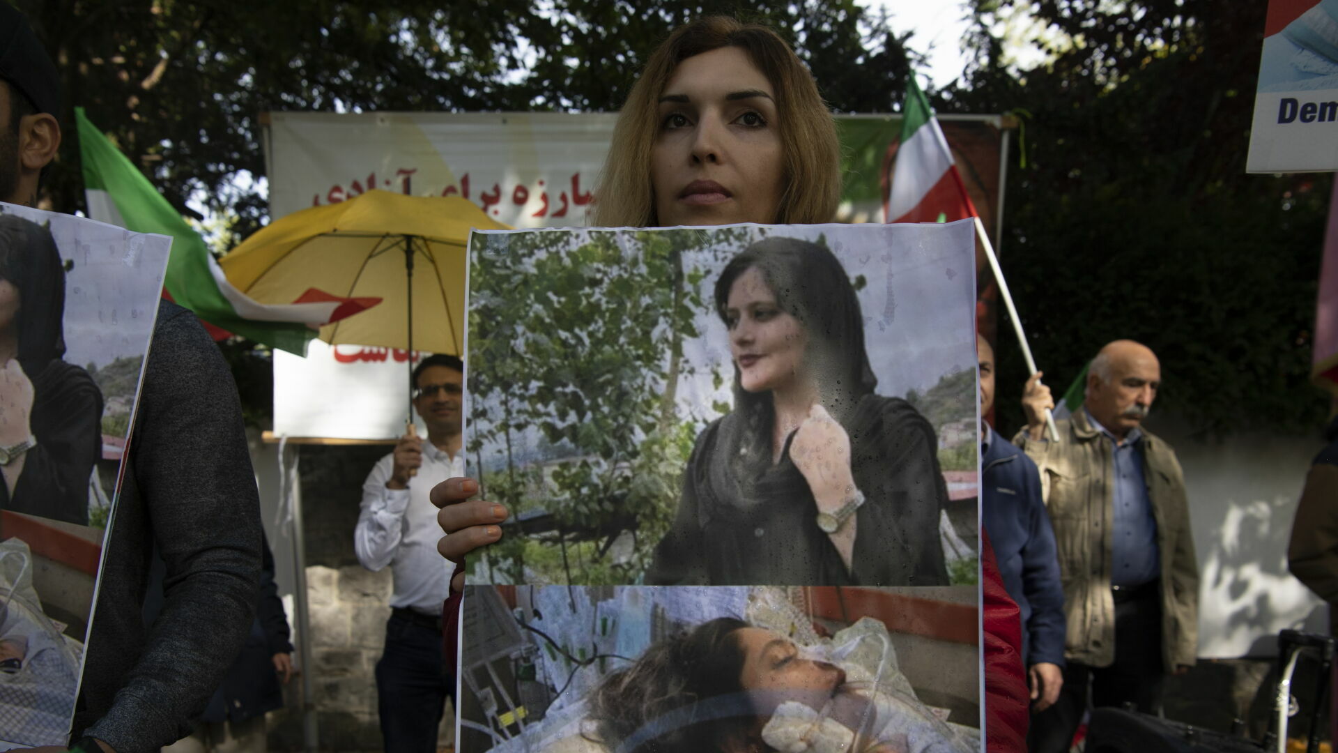 В Иране начались акции протеста после гибели девушки, задержанной из-за хиджаба