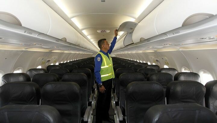 После ЧП с самолетом в Екатеринбурге 9 пассажиров не полетели в Таиланд