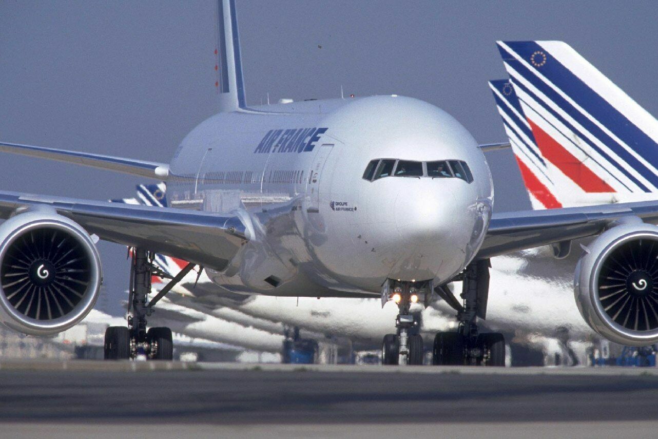 На борту лайнера Air France командир экипажа отвесил пощечину второму пилоту