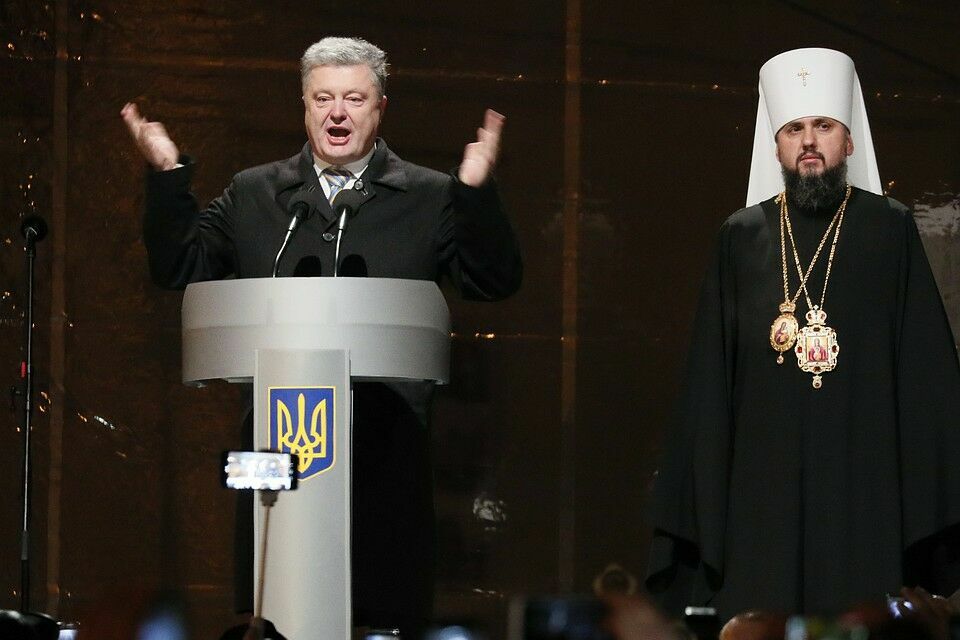 Эксперт: избирательная кампания Порошенко началась с новой церкви