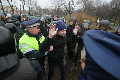 Участников митинга 26 марта ставят на полицейский учет