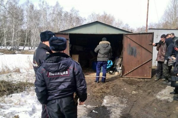 В Омске пьяный мужчина убил двух девушек и спрятал тела в гараже