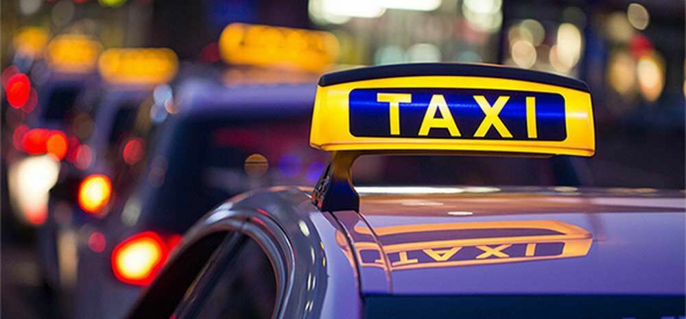 В Японии начали курсировать беспилотные такси