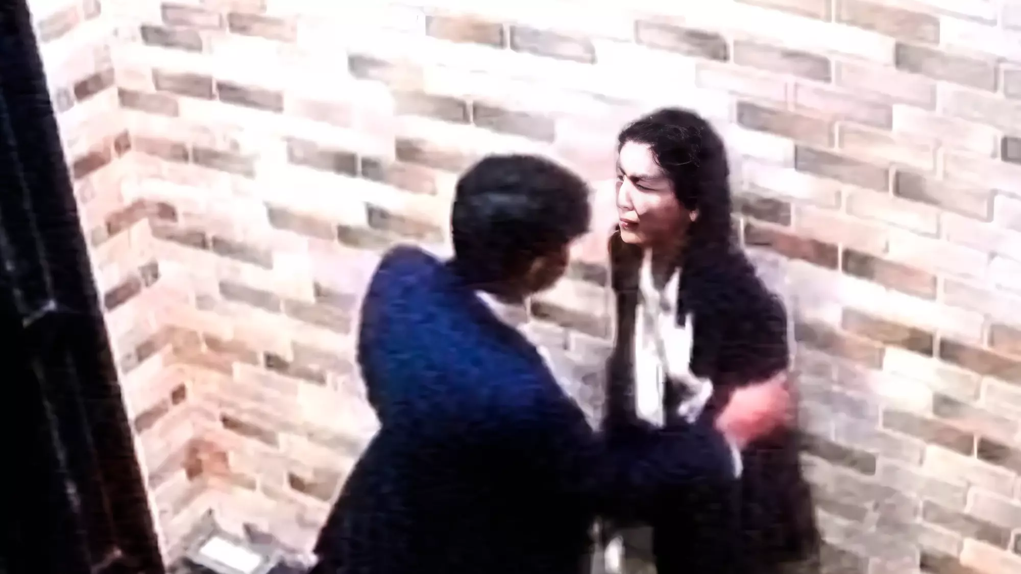 Фрагмент видеозаписи нападения Куандыка Бишимбаева на жену