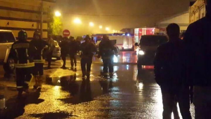 Пожар на складе в Москве локализован, но пропавшие пожарные не найдены