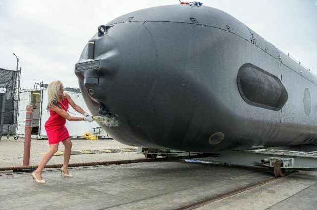 США спустили на воду беспилотную субмарину
