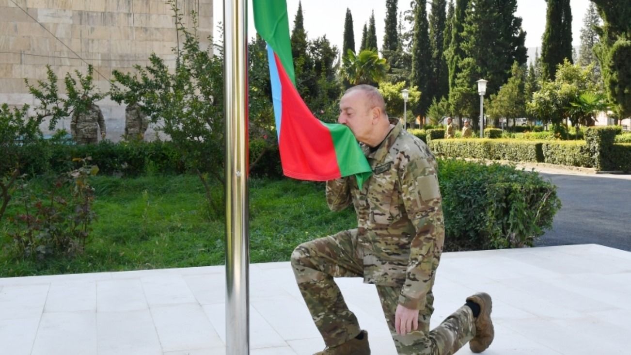 Президент Ильхам Алиев поднял государственный флаг Азербайджана в городе Агдара