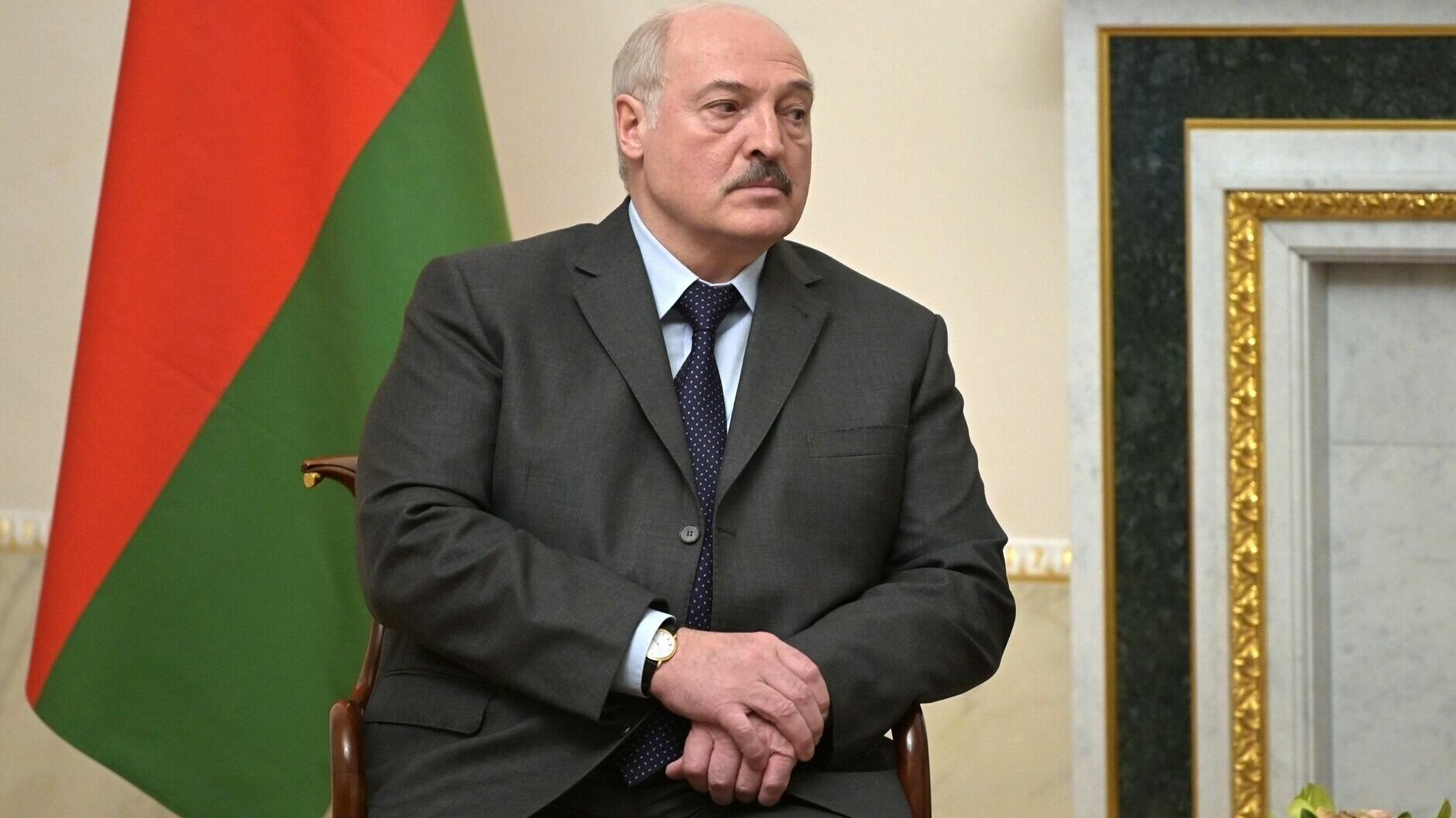 Александр Лукашенко потребовал ускорить возведение белорусских портов в РФ