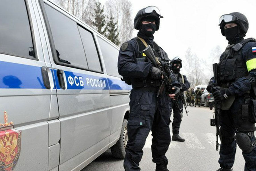 ФСБ задержала неонацистов, подпольно изготавливавших оружие в Москве