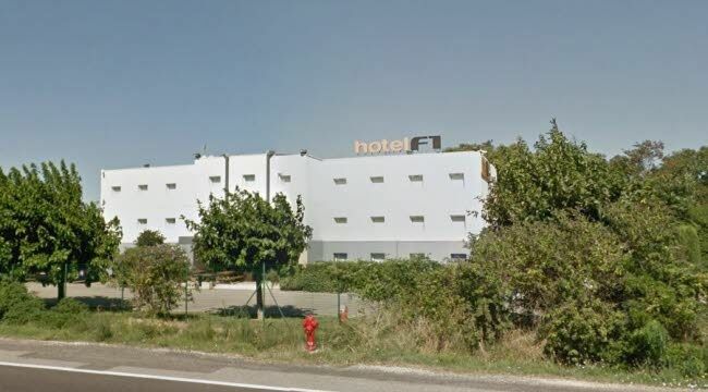 На юге Франции произошло нападение на отель «Формулы-1»