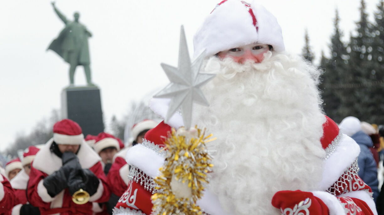 Путин заявил, что приличные люди должны верить в Деда Мороза