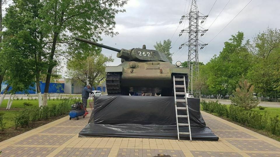 Строго на запад: военные памятники в России привели в полную «боевую готовность»