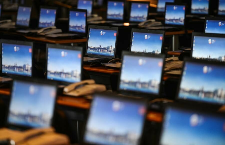 ФАС хочет запретить продажу смартфонов и ноутбуков без отечественного софта