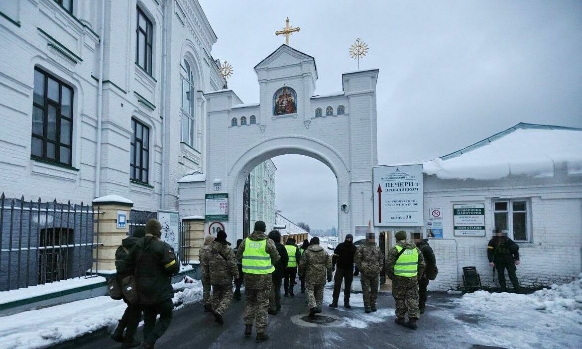СБУ нагрянула с обысками в Киево-Печерскую Лавру