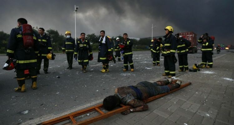 Работы по тушению крупномасштабного пожара в Китае приостановлены - погибли как минимум девять пожарных