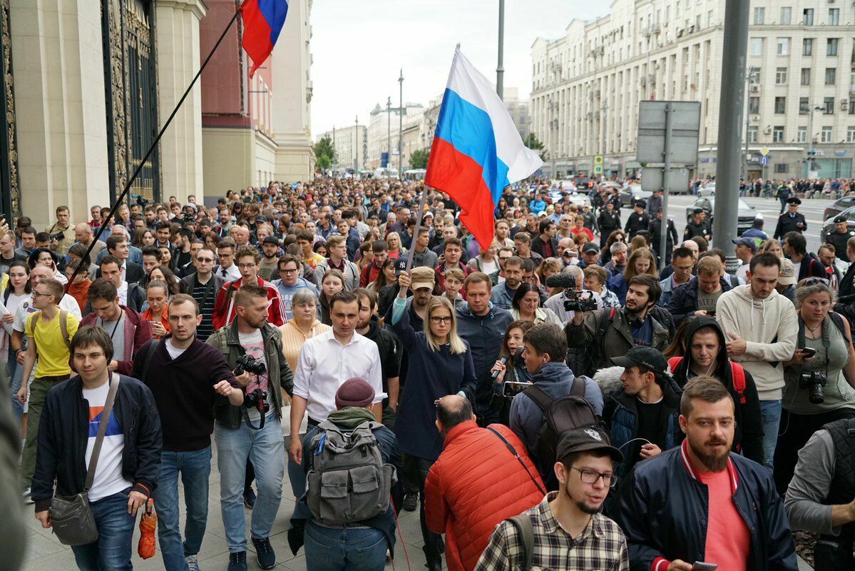 Арендатор кафе в центре Москвы требует от митинговавших 551 тысячу рублей
